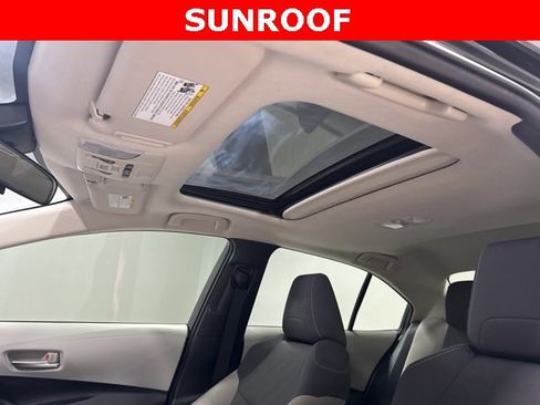 Used 2021 Toyota Corolla LE w/ LE Premium Package image 2