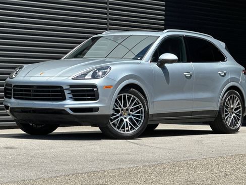 Used 2023 Porsche Cayenne AWD/4WD image 1