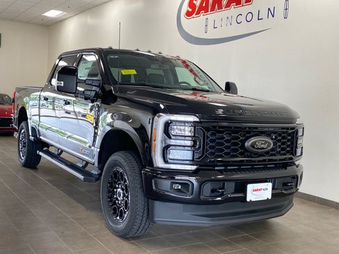 New 2026 Ford F250 Lariat w/ Black Appearance Package AWD/4WD image 2
