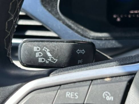Used 2022 Volkswagen Taos SE AWD/4WD image 28