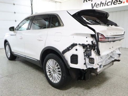 Used 2020 Lincoln Nautilus FWD image 3