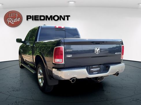 Used 2017 RAM 1500 Laramie w/ Convenience Group AWD/4WD image 8