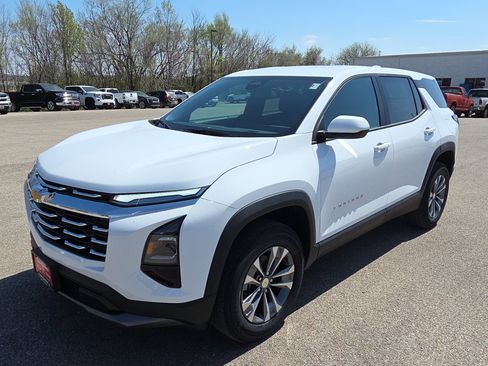 New 2026 Chevrolet Equinox LT w/ Convenience Package II image 4