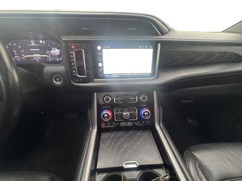 Used 2022 GMC Yukon XL Denali image 13