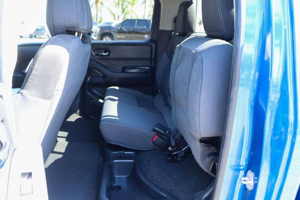 Used 2025 Nissan Frontier SV RWD image 35