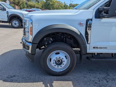 New 2025 Ford F550 4x4 Crew Cab image 8