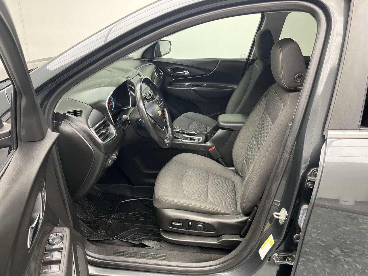 Used 2021 Chevrolet Equinox LT AWD/4WD image 3