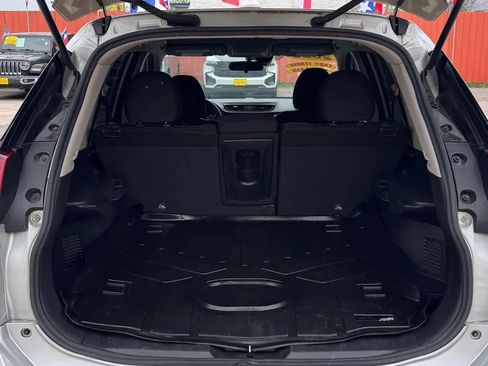 Used 2020 Nissan Rogue S image 7