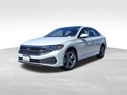 Used 2023 Volkswagen Jetta SE w/ Panoramic Sunroof Package