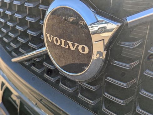 Used 2024 Volvo XC60 B5 Core image 26