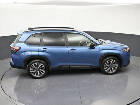 Used 2025 Subaru Forester Touring AWD/4WD image 21
