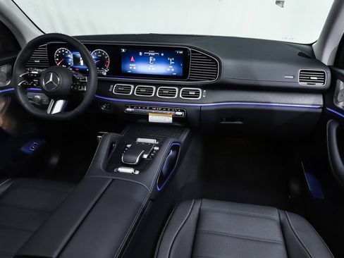 New 2026 Mercedes-Benz GLS 450 4MATIC image 8