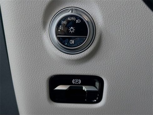 Certified 2025 Mercedes-Benz C 300 Sedan image 10