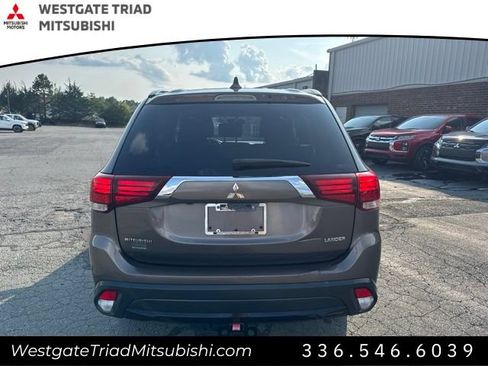 Used 2018 Mitsubishi Outlander LE AWD/4WD image 5
