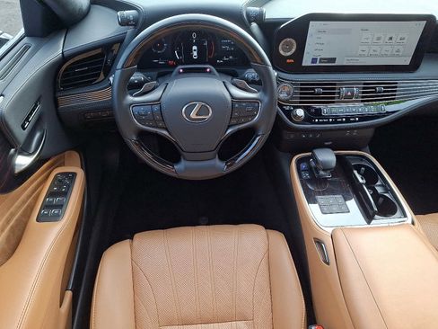 Used 2024 Lexus LS 500 AWD w/ Luxury Package image 12