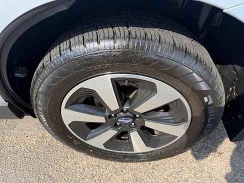 Used 2017 Subaru Forester 2.5i w/ Alloy Wheel Package AWD/4WD image 12