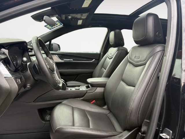 Used 2022 Cadillac XT5 Premium Luxury w/ LPO, Floor Liner Package FWD image 3