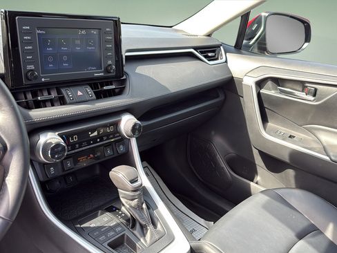 Used 2020 Toyota RAV4 XLE Premium AWD/4WD image 26
