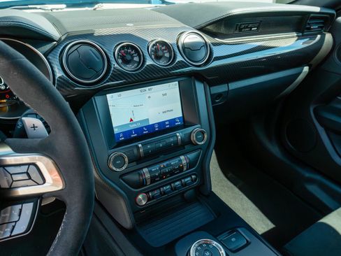 Used 2021 Ford Mustang Shelby GT500 w/ Technology Package image 15