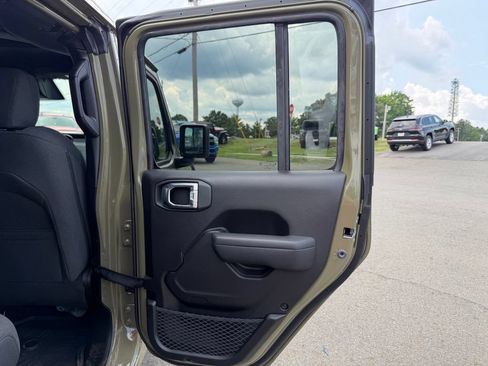 Used 2026 Jeep Wrangler Unlimited Sport AWD/4WD image 33
