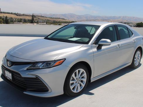 Certified 2024 Toyota Camry LE w/ Convenience Package FWD image 6