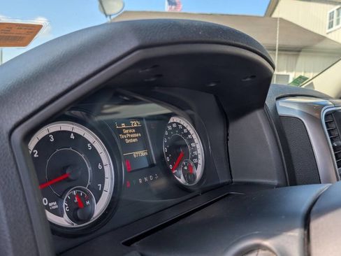 Used 2021 RAM 1500 Classic SLT image 25