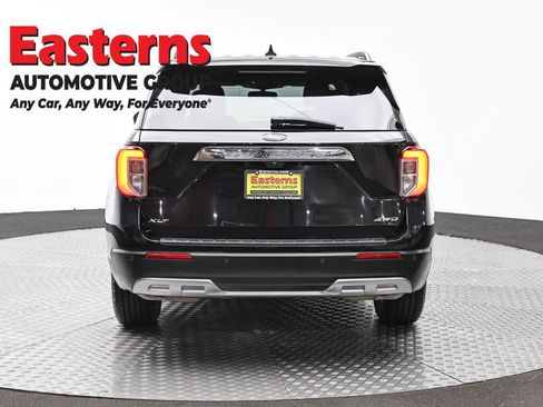 Used 2023 Ford Explorer XLT w/ Equipment Group 202A image 6