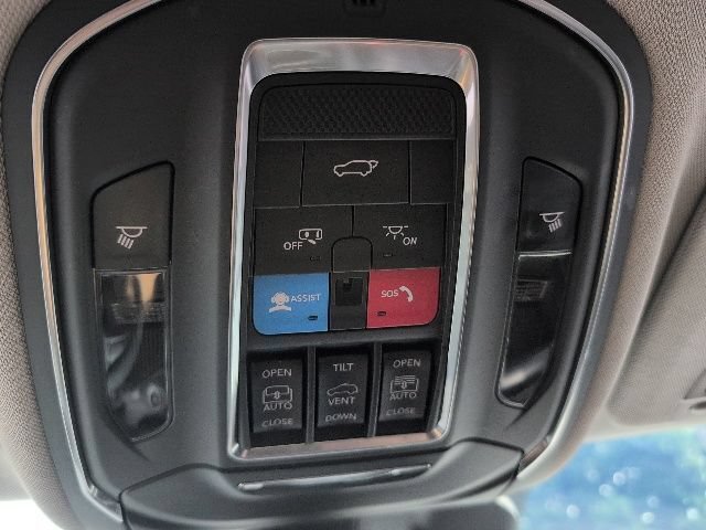 Used 2024 Jeep Grand Cherokee Limited w/ Luxury Tech Group II AWD/4WD image 26