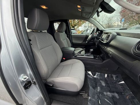 Used 2022 Toyota Tacoma SR image 26