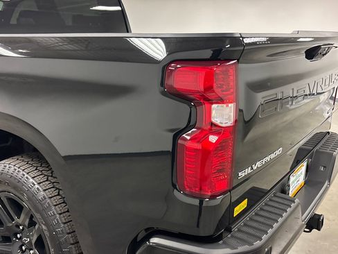 Used 2025 Chevrolet Silverado 1500 Custom w/ Turbomax Blackout Package image 15