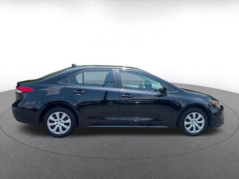 Used 2025 Toyota Corolla LE FWD image 15