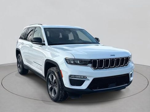 Used 2022 Jeep Grand Cherokee Limited 4xe w/ Luxury Tech Group II image 3