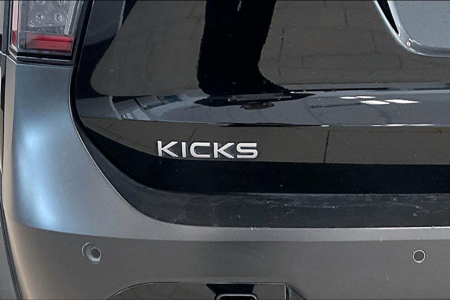 Used 2025 Nissan Kicks SV FWD image 29