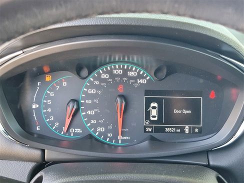 Used 2022 Chevrolet Trax LT w/ Midnight Edition image 22