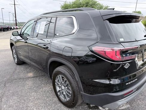 Certified 2025 GMC Acadia Elevation FWD image 12