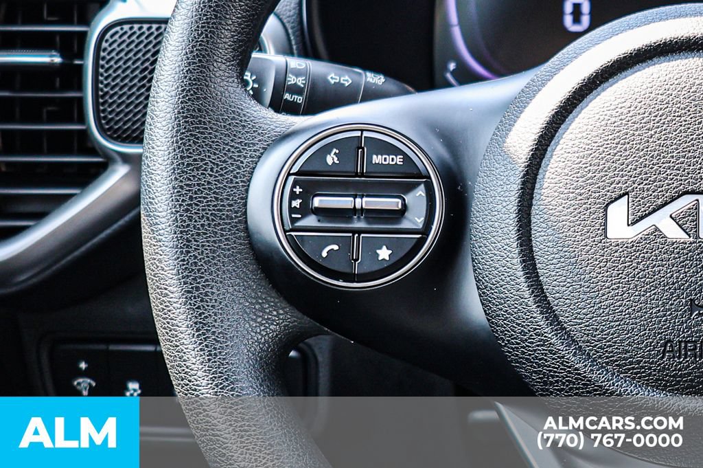 Used 2025 Kia Soul LX w/ LX Technology Package FWD image 33