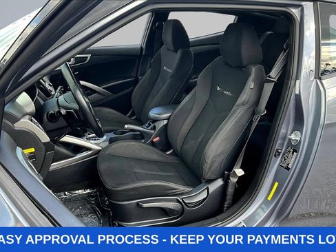 Used 2017 Hyundai Veloster Value Edition FWD image 25