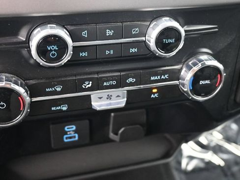 Used 2024 Ford F150 XLT AWD/4WD image 32