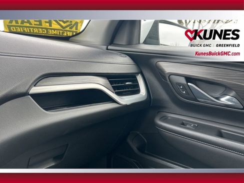 Used 2023 GMC Terrain SLT image 28