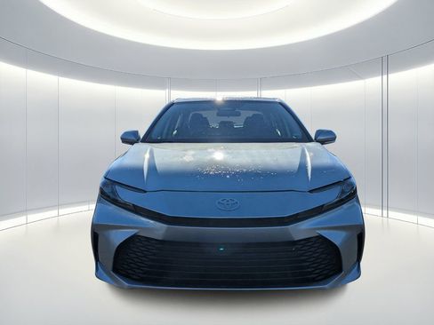 Used 2025 Toyota Camry LE image 9
