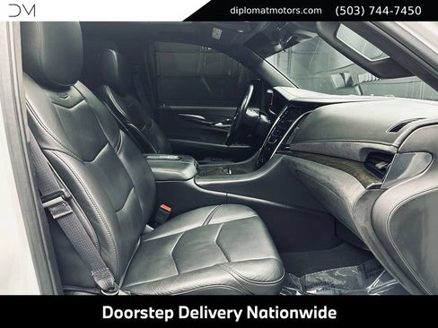 Used 2017 Cadillac Escalade ESV Platinum AWD/4WD image 20