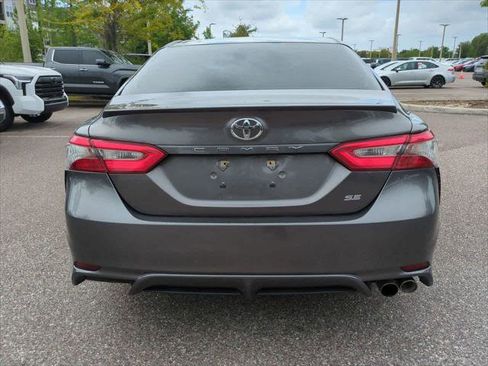 Certified 2018 Toyota Camry SE FWD image 5