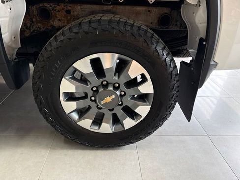 Used 2022 Chevrolet Silverado 2500 Custom w/ Custom Convenience Package AWD/4WD image 14