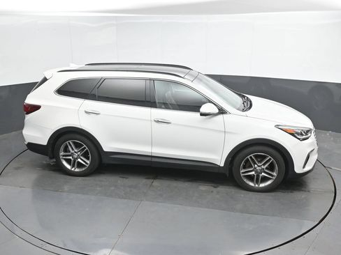 Used 2017 Hyundai Santa Fe AWD image 30