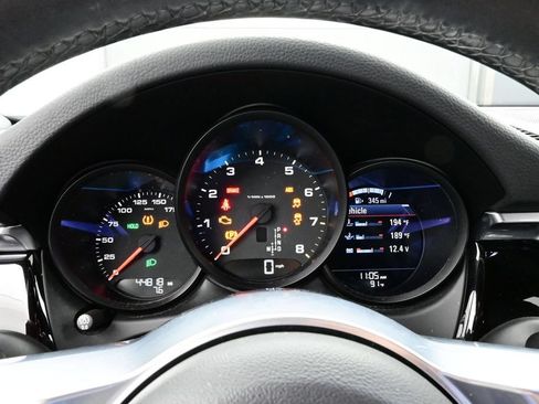 Certified 2020 Porsche Macan AWD/4WD image 9