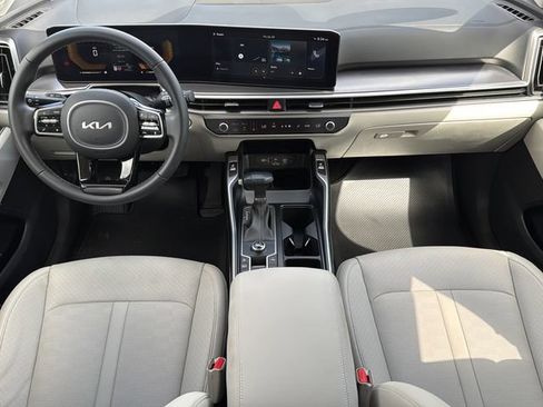 Used 2024 Kia Sorento S w/ Panoramic Sunroof Package FWD image 14
