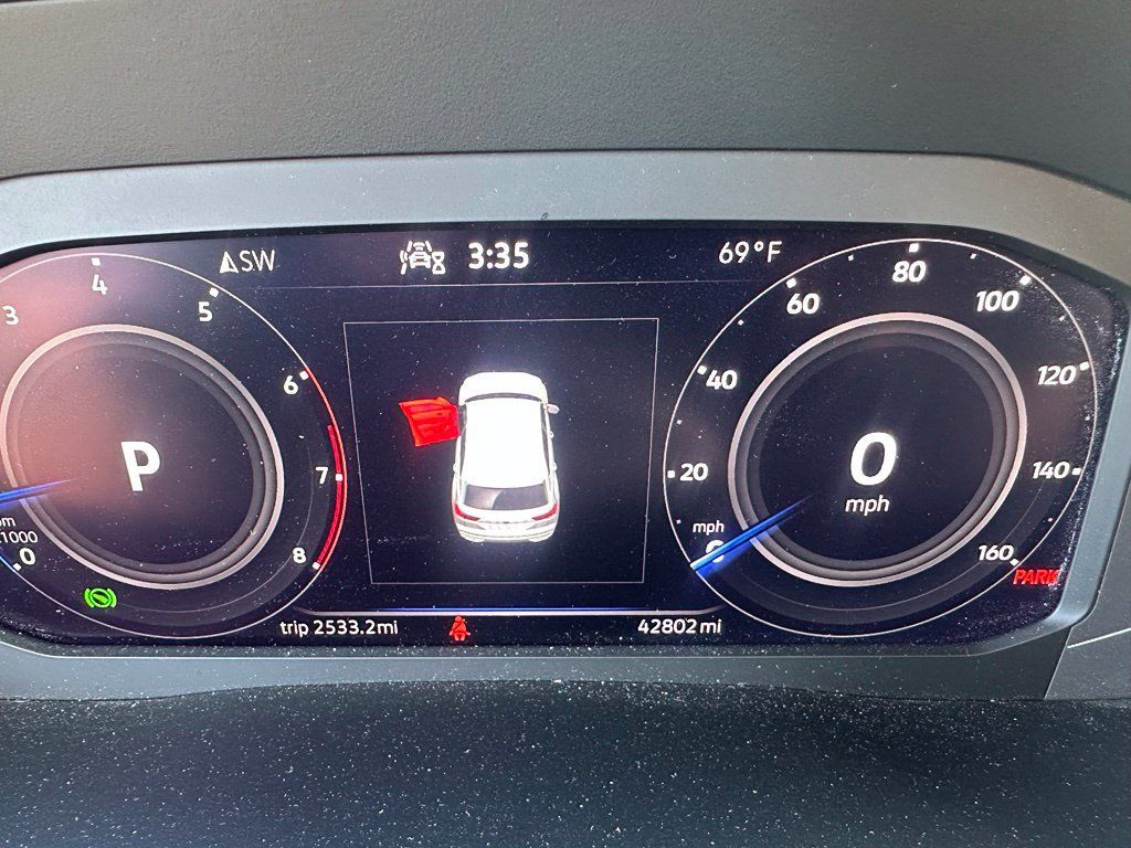 Certified 2023 Volkswagen Atlas Cross Sport SE FWD image 21