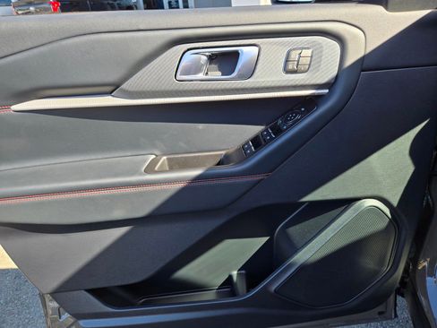 New 2026 Ford Explorer ST-Line w/ ST-Line Street Pack RWD image 9