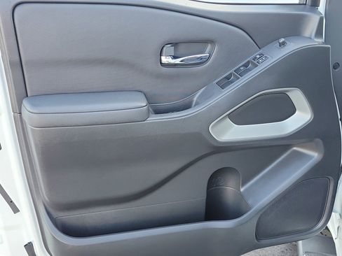 Used 2023 Nissan Frontier SV w/ Tow Package image 13