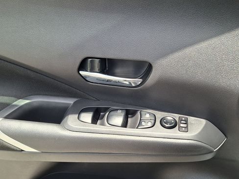 Used 2023 Nissan Kicks SV FWD image 16